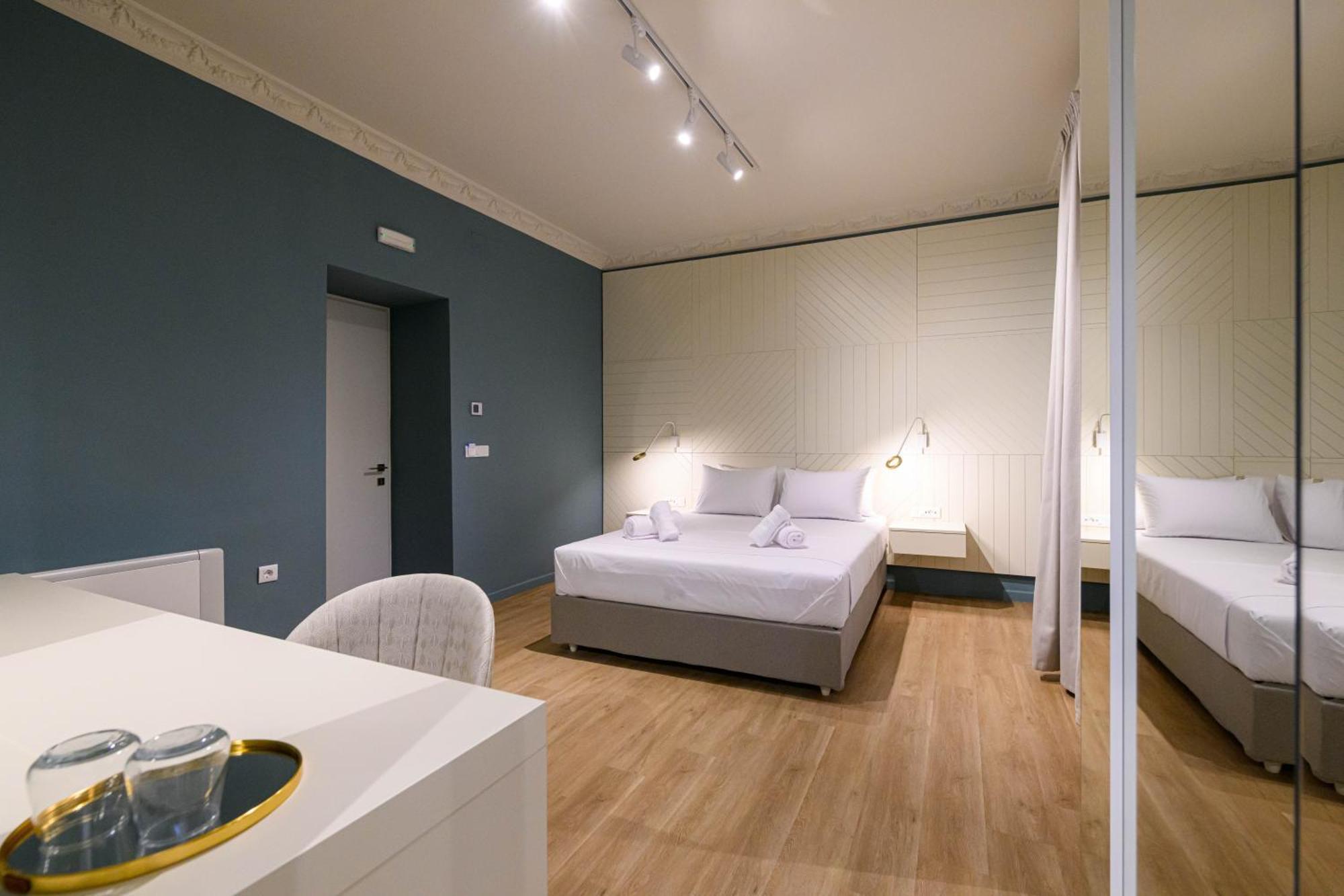 Blueblood - The Rooms Kalamata Exteriör bild