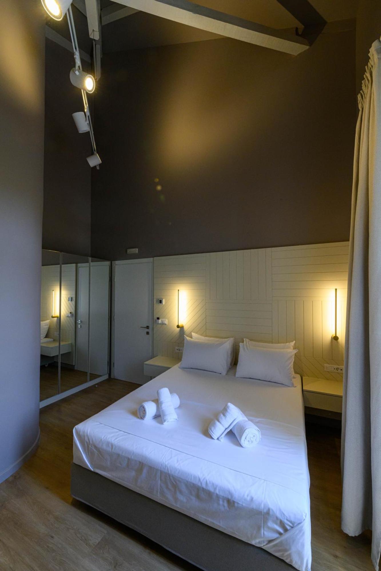 Blueblood - The Rooms Kalamata Exteriör bild