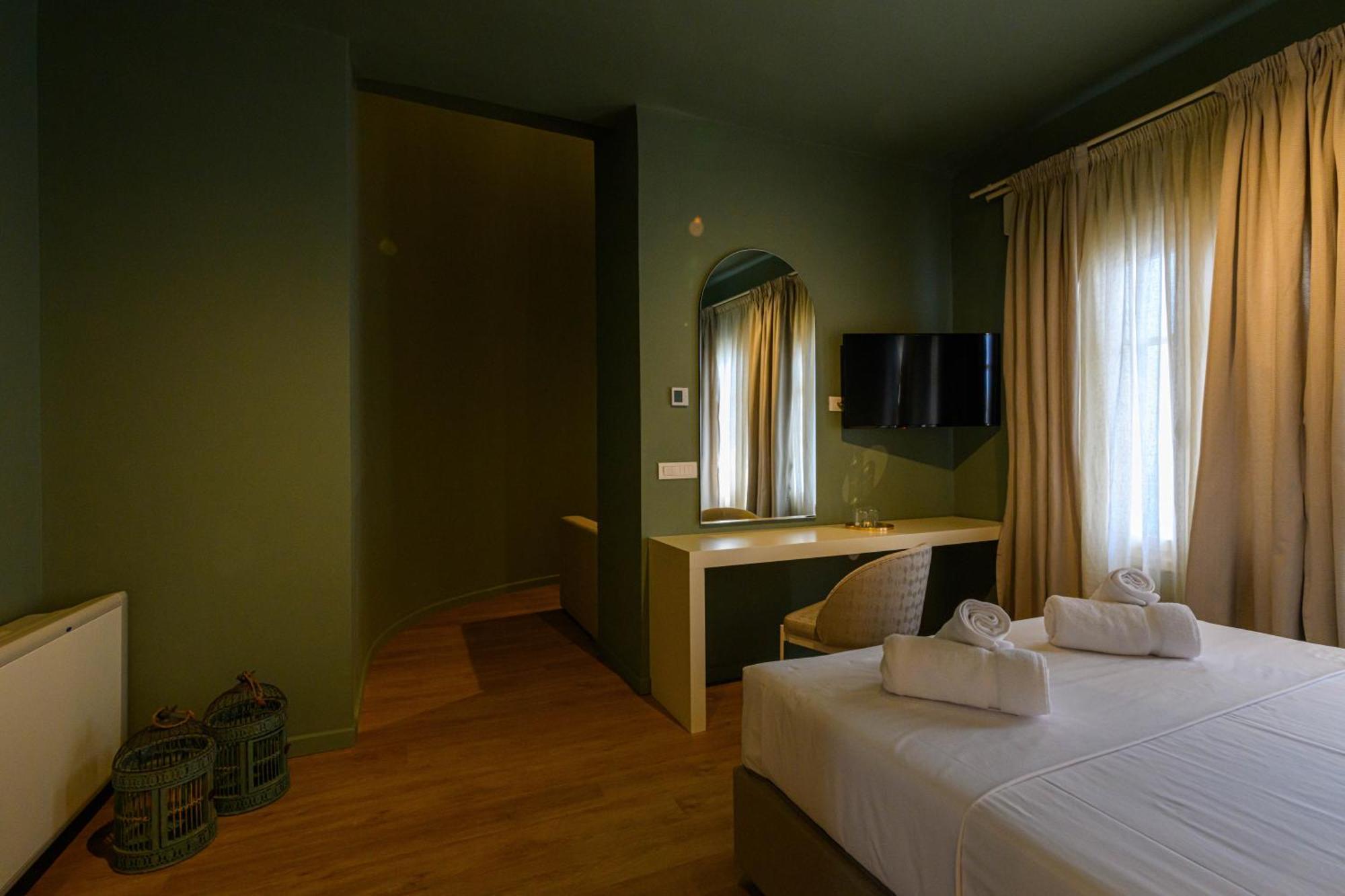 Blueblood - The Rooms Kalamata Exteriör bild