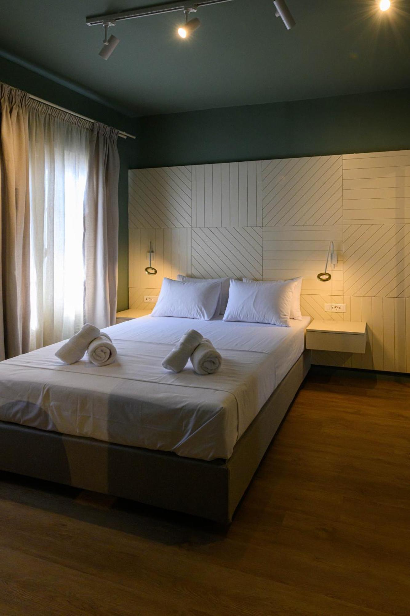 Blueblood - The Rooms Kalamata Exteriör bild
